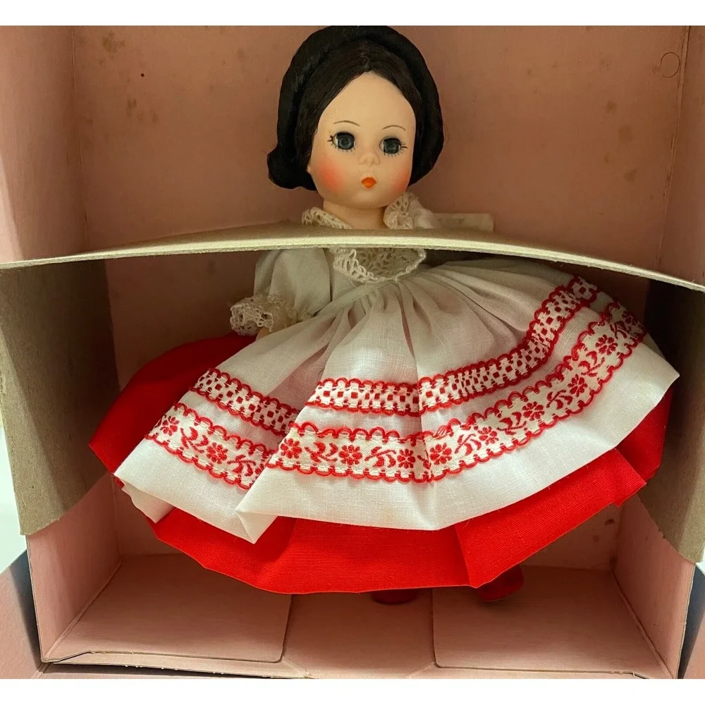 Madame Alexander 8